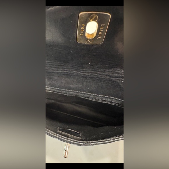 Vintage authentic Chanel belt bag - Picture 11 of 16